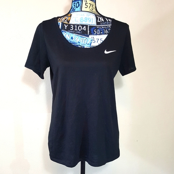 Nike Tops - Nike dry fit black short sleeve t-shirt